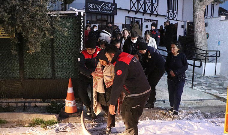 denizlide hareketli sabah engelli bakim merkezinde korkutan yangin 78 kisi tahliye edildi