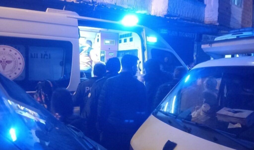 diyarbakirda korkutan yangin 9u cocuk 12 kisi dumandan etkilendi cNElN3ab