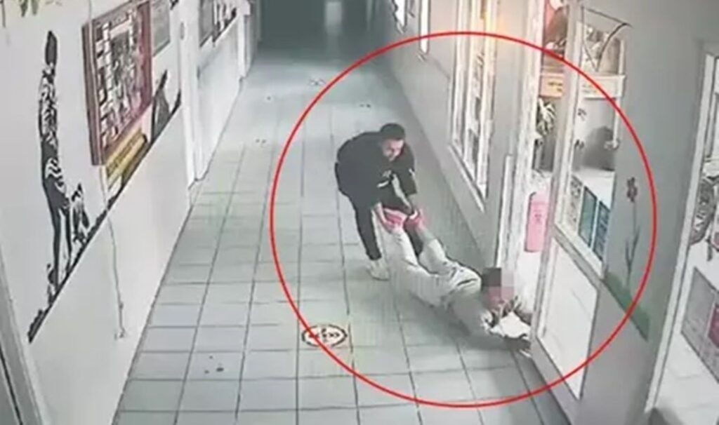Down sendromlu öğrenciye şiddet davasında karar: Öğretmene 'indirim'li para cezası verildi 3 down sendromlu ogrenciye siddet davasinda karar ogretmene indirimli para cezasi verildi 4tJ48rTA