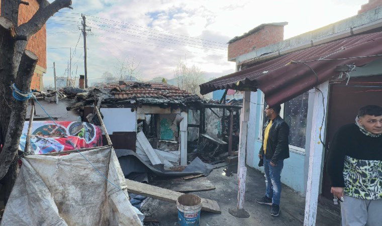 Edirne'de müstakil evde çıkan yangın yandaki eve sıçradı! 9 edirnede mustakil evde cikan yangin yandaki eve sicradi JN24MsUz