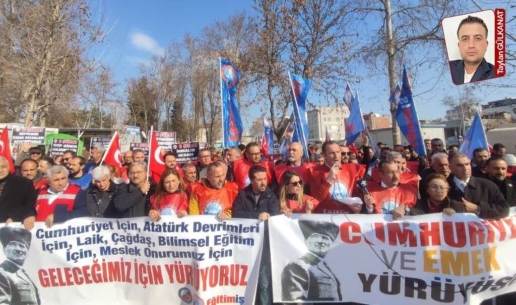 Eğitim emekçileri kalemlerini bu sefer Adıyaman'dan kaldırdı: 'Bu düzen değişecek' 4 egitim emekcileri kalemlerini bu sefer adiyamandan kaldirdi bu duzen degisecek qLCujL7q