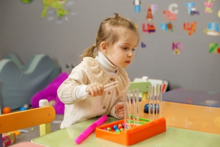 erken yasta yapilan dogru aktiviteler cocugunuzun zihinsel gelisimini hizlandiriyor cocuklarin zekasini gelistiren 7 aktivite OIXstnpl