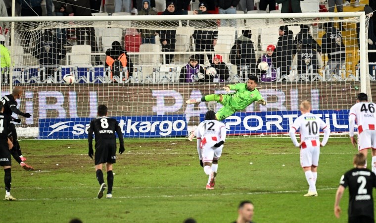 Eski hakemler Sivasspor-Beşiktaş maçını değerlendirdi: Penaltı kararı doğru mu? 2 eski hakemler sivasspor besiktas macini degerlendirdi penalti karari dogru mu 1 h7uImWZT