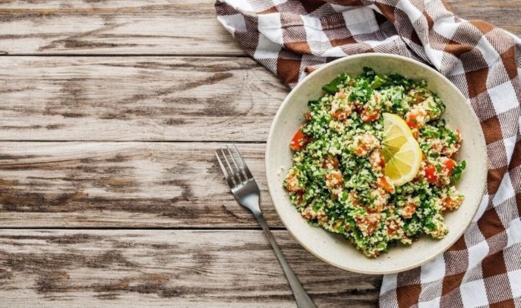 Ferahlatıcı ve sağlıklı bir Orta Doğu lezzeti: Tabbule salatası tarifi 1 ferahlatici ve saglikli bir orta dogu lezzeti tabbule salatasi tarifi C3Au1AGj