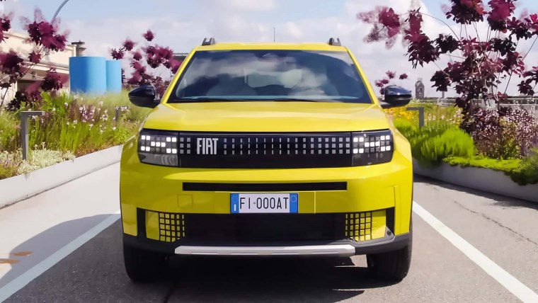 Fiat Grande Panda Türkiye'ye geliyor: Hibrit ve elektrikli motor seçenekleri... 4 fiat grande panda turkiyeye geliyor hibrit ve elektrikli motor secenekleri 3 DzRvS8DD