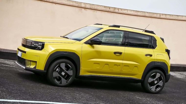 Fiat Grande Panda Türkiye'ye geliyor: Hibrit ve elektrikli motor seçenekleri... 9 fiat grande panda turkiyeye geliyor hibrit ve elektrikli motor secenekleri 8 D4R3gPhs