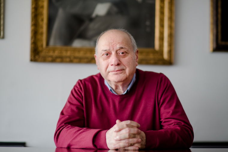 hamdi yaver aktan anayasanin ilk 4 maddesini etkileyecek degisikliklerin dahi olanaksiz oldugunu soyledi 0 ZpFPbHTO