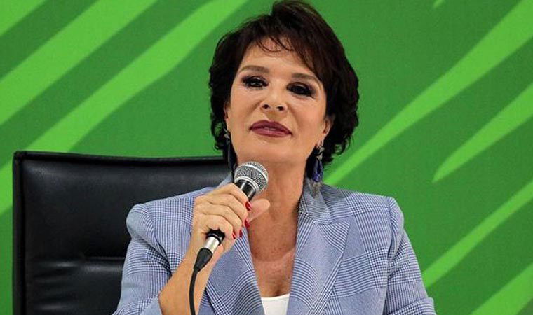 Hülya Koçyiğit Londra'da kaza geçirdi 1 hulya kocyigit londrada kaza gecirdi FrHANukk