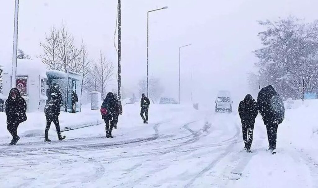 Kar yağışı etkisini artırıyor: 11 ilde eğitime ara verildi 4 kar yagisi etkisini artiriyor 11 ilde egitime ara verildi sful7gHR