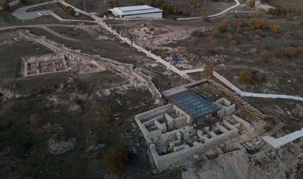 Karabük'teki kazılarda ortaya çıktı: Tam bin 500 yıllık 1 karabukteki kazilarda ortaya cikti tam bin 500 yillik gJ7jesQ4
