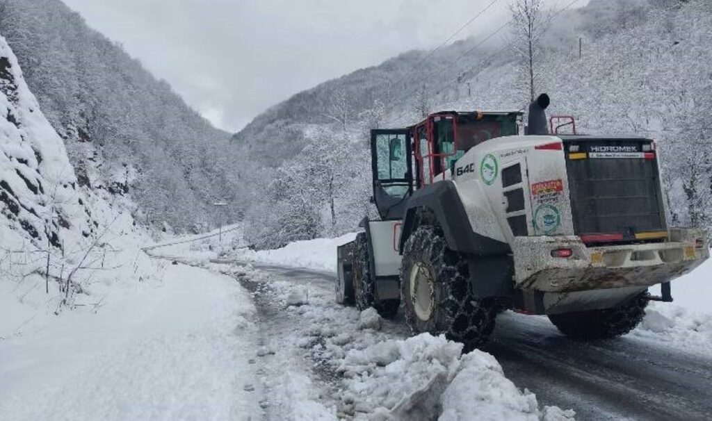 Karadeniz'de 527 yerleşim yerine ulaşılamıyor! 5 karadenizde 527 yerlesim yerine ulasilamiyor fvxNP4Kh