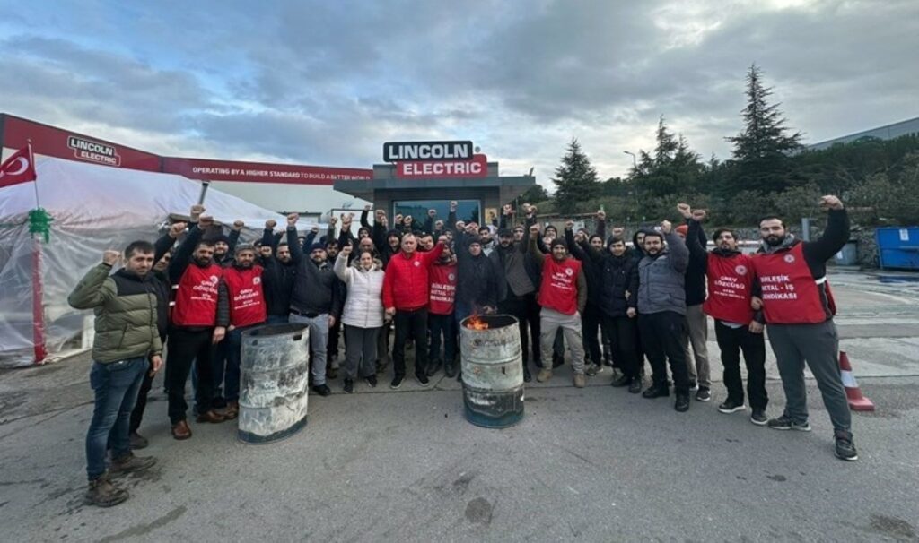 kaynak teknigi iscileri 6 gundur grevde emegimizin karsiligini istiyoruz 8mSHy89M