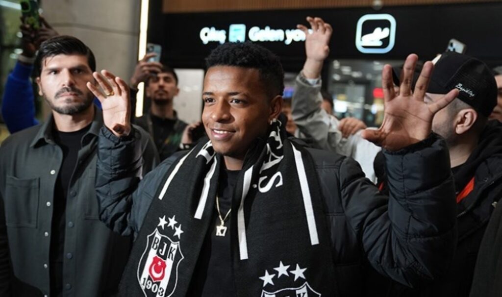 keny arroyo besiktas icin istanbula geldi D81Ygxla