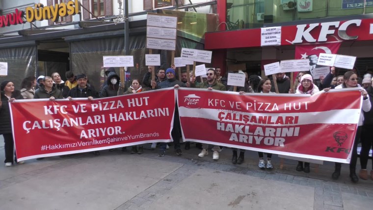 kfc ve pizza hut calisanlarindan protesto turkiye genelinde sokaga ciktilar 0 Ak6fqTFC