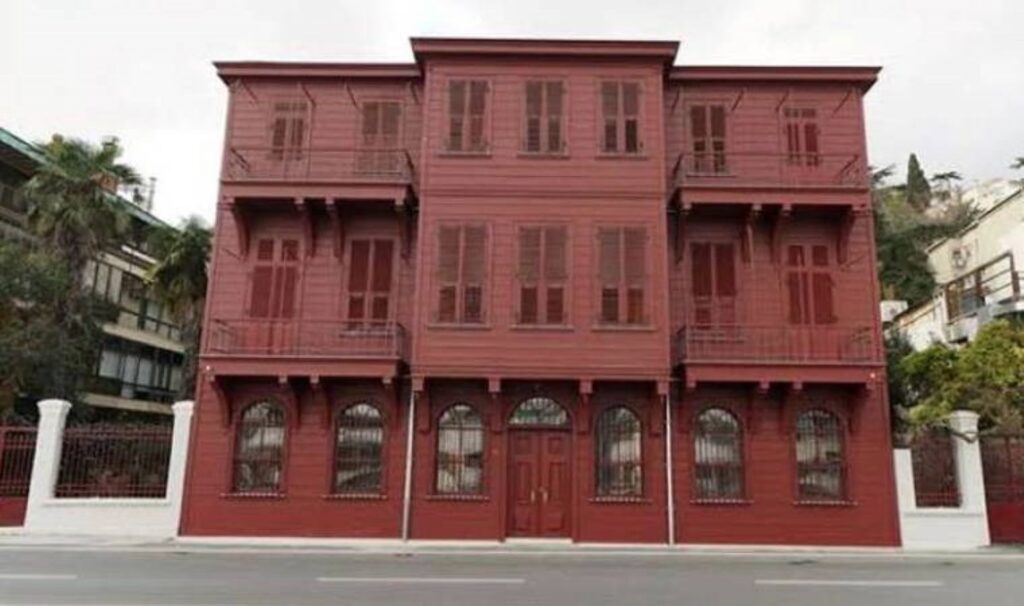 Kırmızı Yalı satılıyor mu? 10 kirmizi yali satiliyor mu 1I76HBx7