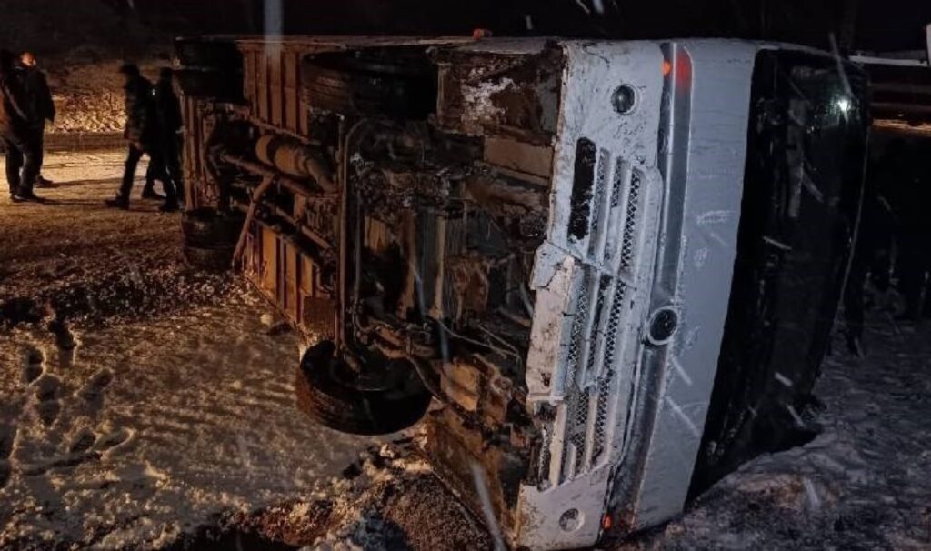 kutahyada isci servisi yan yatti yaralilar var efUlAvYp