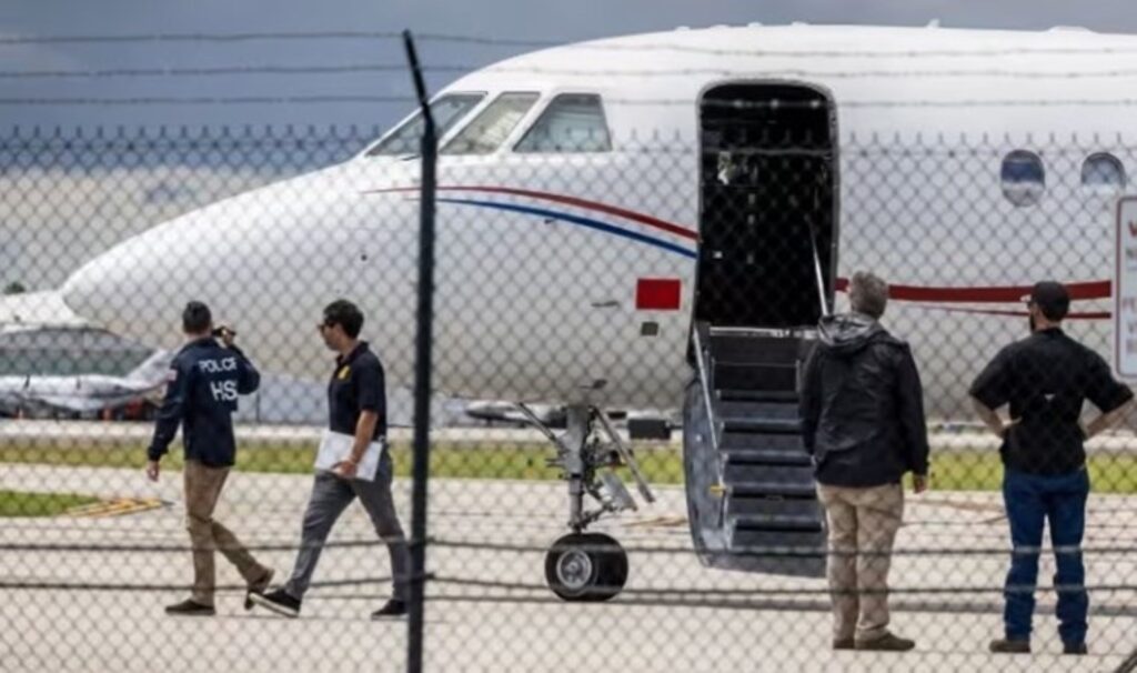 Maduro'nun Dominik'te el konulan uçağında 'Türkiye' ayrıntısı... 4 maduronun dominikte el konulan ucaginda turkiye ayrintisi KRMgSKmB