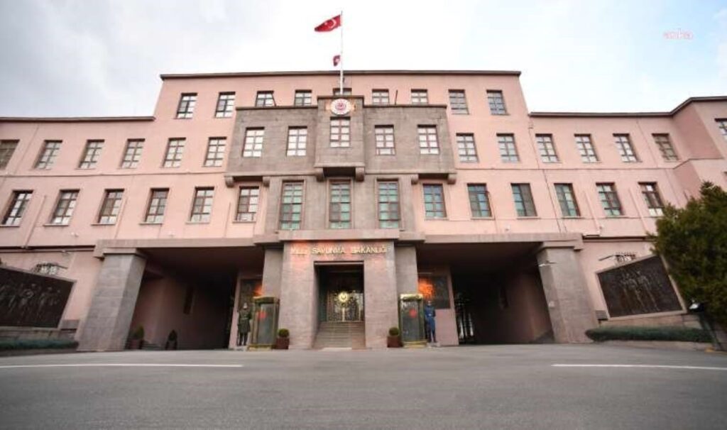 MSB’den ‘teğmenler’ açıklaması: ‘En büyük iftiralardan biridir, hakarettir’ 10 msbden tegmenler aciklamasi en buyuk iftiralardan biridir hakarettir 8YOAKHBW