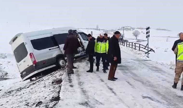 Muş'ta feci kaza... Çok sayıda öğretmen yaralandı! 1 musta feci kaza cok sayida ogretmen yaralandi ivMZKtqQ