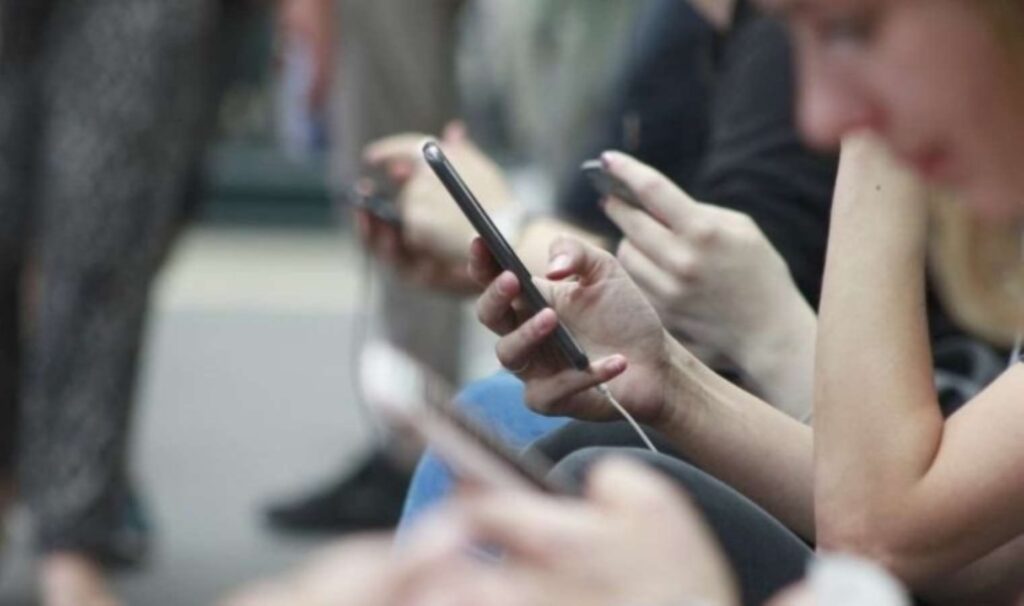 Okullarda akıllı telefon yasağı çocukların ruh sağlığını nasıl etkiliyor? 6 okullarda akilli telefon yasagi cocuklarin ruh sagligini nasil etkiliyor 6cv7Exr7