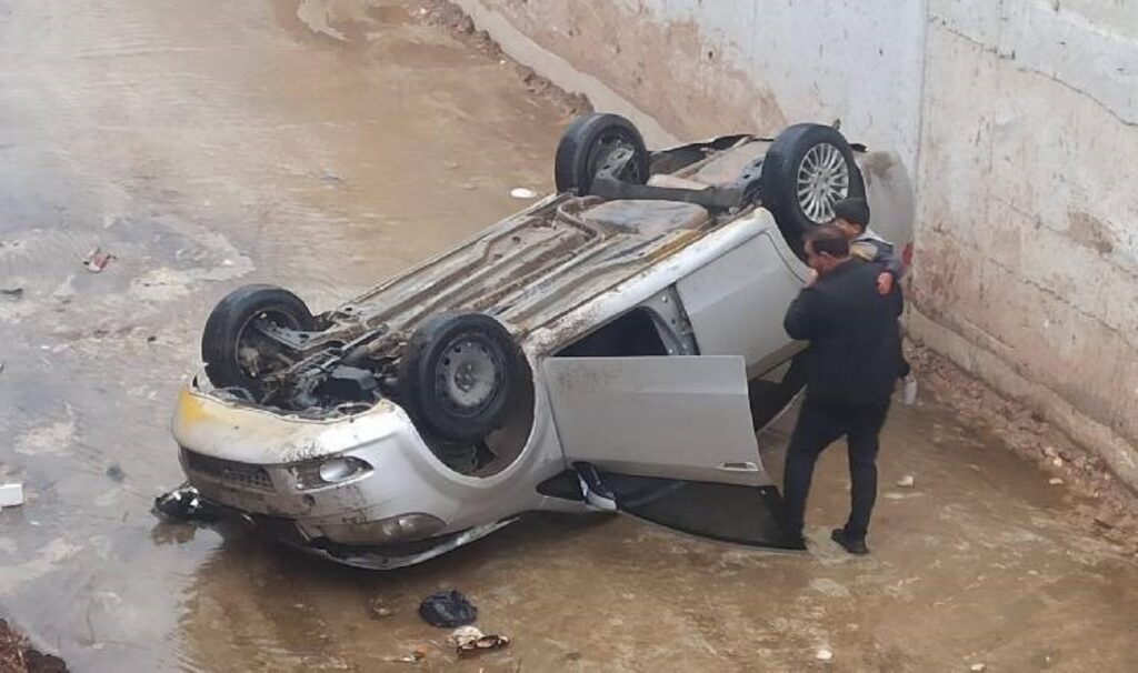 sanliurfada otomobil dereye dustu yaralilar var zpBqmNz6