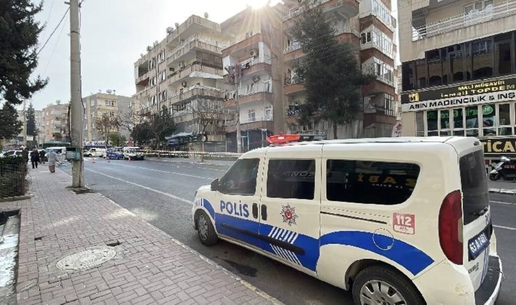 Şanlıurfa’da panik anları... Kolonlarından sesler gelen 5 katlı bina boşaltıldı! 8 sanliurfada panik anlari kolonlarindan sesler gelen 5 katli bina bosaltildi rUzXabxu