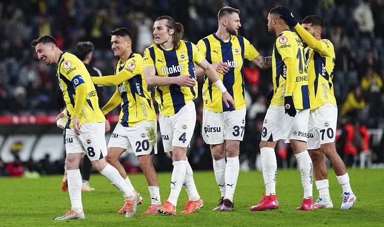 Spor yazarları Fenerbahçe - Erzurumspor maçını yorumladı: 'Böyle bir olaya ilk kez şahit oldum' 4 spor yazarlari fenerbahce erzurumspor macini yorumladi boyle bir olaya ilk kez sahit oldum 2vsVMXZr