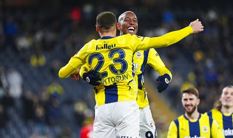 Spor yazarları Fenerbahçe - Erzurumspor maçını yorumladı: 'Böyle bir olaya ilk kez şahit oldum' 2 spor yazarlari fenerbahce erzurumspor macini yorumladi boyle bir olaya ilk kez sahit oldum f489vymu