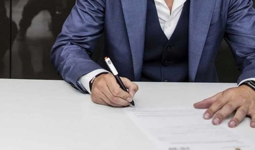 Transfer dönemi ne zaman bitiyor? Galatasaray, Fenerbahçe, Trabzonspor ve Beşiktaş transfer yapacak mı? 3 transfer donemi ne zaman bitiyor galatasaray fenerbahce trabzonspor ve besiktas transfer yapacak mi EQuiGgrX
