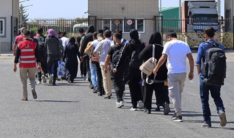 Türkiye'den ayrılan Suriyelilerin sayısı 100 bini bulmadı, dönüş beklenenden yavaş ilerliyor 6 turkiyeden ayrilan suriyelilerin sayisi 100 bini bulmadi donus beklenenden yavas ilerliyor 5 Y9d8HFtX