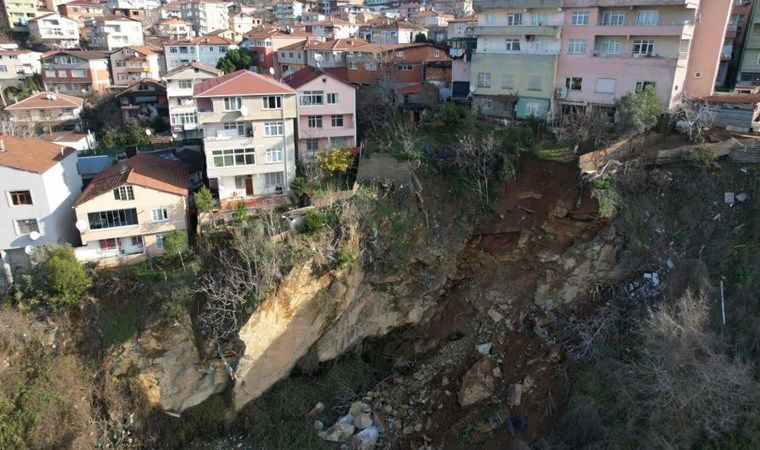 uskudarda toprak kaymasi drone ile goruntulendi 4F8ngvu2