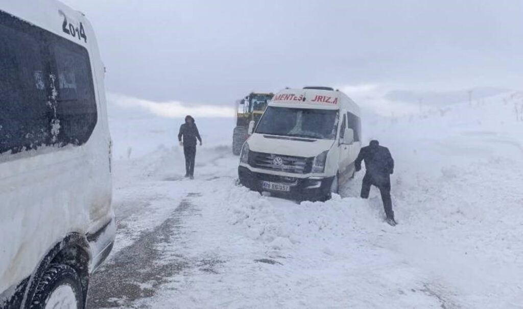 vanda kar esareti tipide mahsur kaldilar fXTwK52u