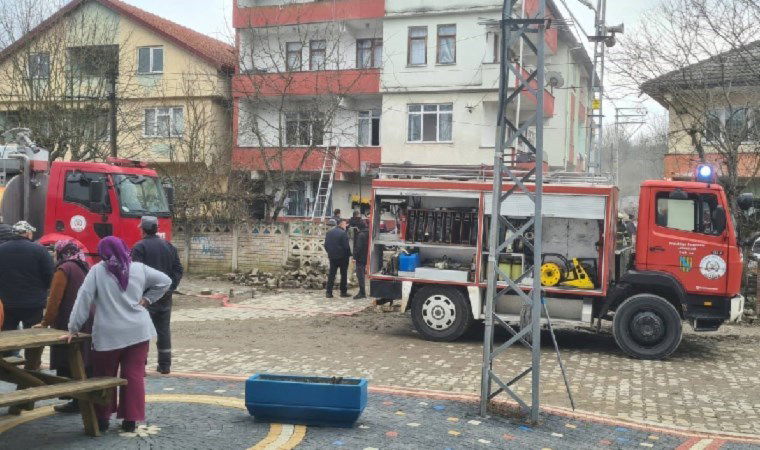 Zonguldak'ta 4 katlı evde korkutan yangın... 1 kişi hastanelik oldu! 1 zonguldakta 4 katli evde korkutan yangin 1 kisi hastanelik oldu