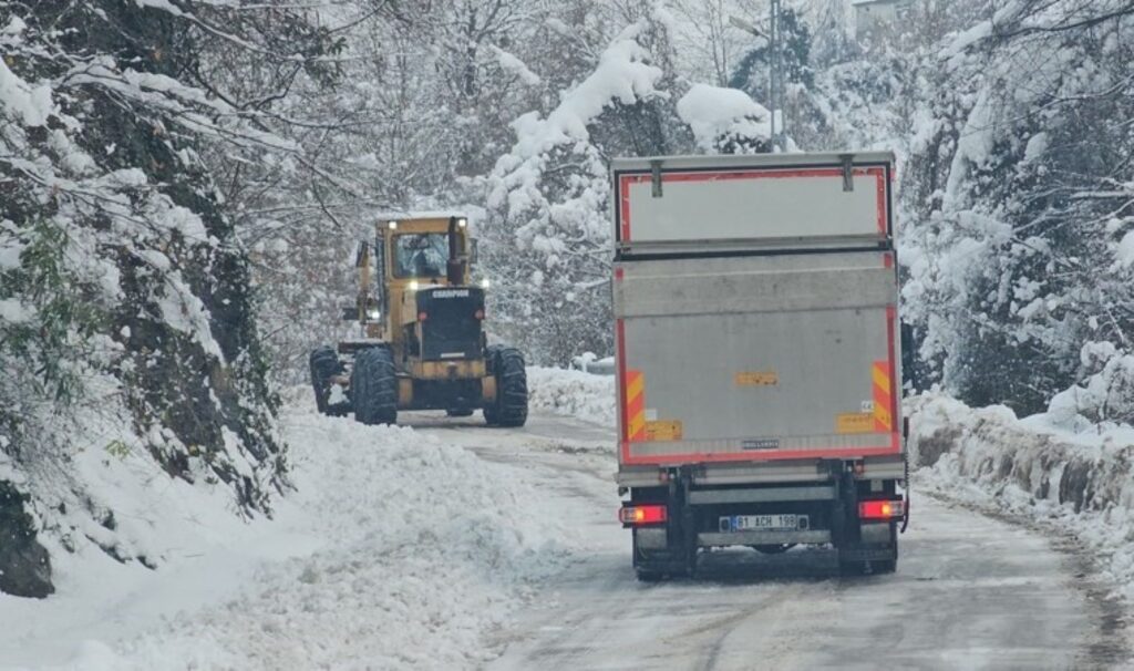 Zonguldak’ta 67 köy yolu ulaşıma kapandı! 6 zonguldakta 67 koy yolu ulasima kapandi fFLr8HEk