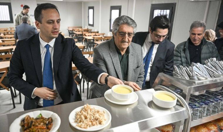 bornovada yaslilara sicak yemek hizmeti 1s9d8Rmu