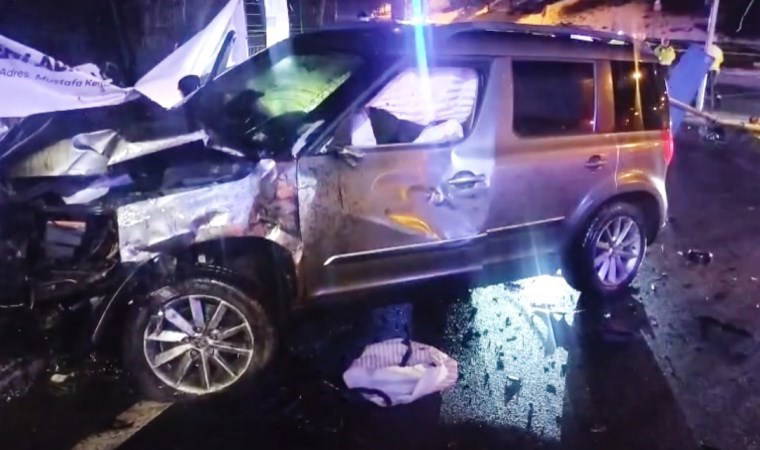 Buzlanma kazayı getirdi: Ataşehir'de sürücü ağır yaralandı! 2 buzlanma kazayi getirdi atasehirde surucu agir yaralandi