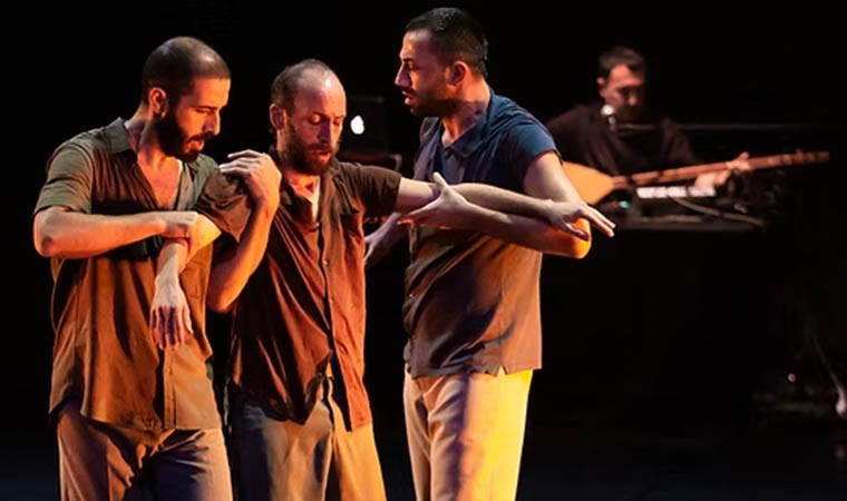 Çağdaş dans ve canlı müzik gösterisi 'Biz', semah ve deyişlerden esinleniyor: Çokluğun birliği... 1 cagdas dans ve canli muzik gosterisi biz semah ve deyislerden esinleniyor coklugun birligi ztY9TuHk
