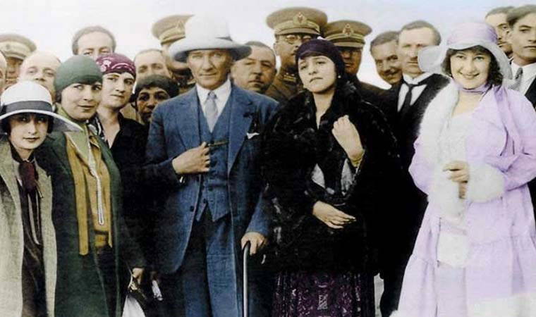 CHP’li Nazlıaka'dan Medeni Kanun mesajı: ‘Kadınları ve kız çocuklarını değersizleştiren zihniyetle sonuna kadar mücadele edeceğiz’ 1 chpli nazliakadan medeni kanun mesaji kadinlari ve kiz cocuklarini degersizlestiren zihniyetle sonuna kadar mucadele WPAeUcm9