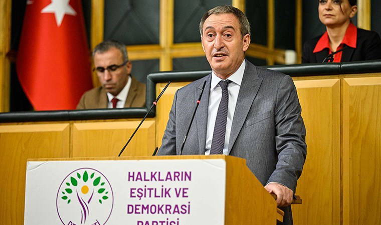 DEM Parti Eş Genel Başkanı Bakırhan'dan iktidara 'Van' tepkisi: 'Biz çözüm bekliyorduk onlar kayyum atadı' 1 dem parti es genel baskani bakirhandan iktidara van tepkisi biz cozum bekliyorduk onlar kayyum 5kBVXdHk