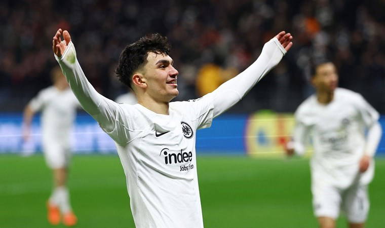 Frankfurt'tan Can Uzun kararı: Batshuayi'yi yedek bıraktı! 6 frankfurttan can uzun karari batshuayiyi yedek birakti