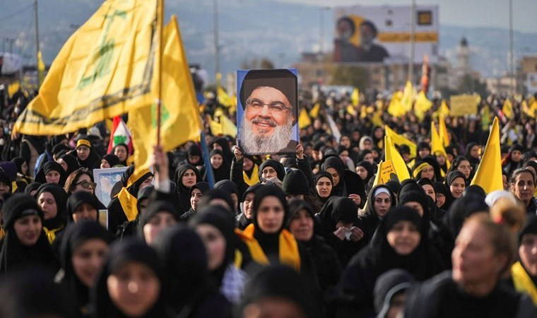 israil jetlerinden nasrallahin cenaze toreni sirasinda beyrut semalarinda alcak ucus u2TRvSz6