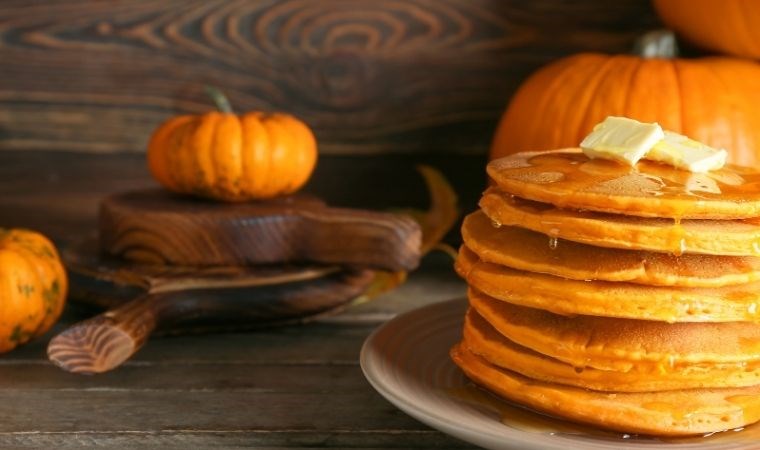 kis aylarina cok yakisan enfes bir kahvaltilik balkabakli pancake tarifi 0 uJRgfbbn