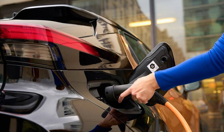 Toyota Avrupa'da 6 milyon elektrikli araç satışına ulaştı 1 toyota avrupada 6 milyon elektrikli arac satisina ulasti JYEJjGDp