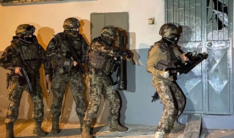 16 ilde IŞİD operasyonu: 92 şüpheli terör örgütü mensubu yakalandı 3 16 ilde isid operasyonu 92 supheli teror orgutu mensubu yakalandi gYuwbItH