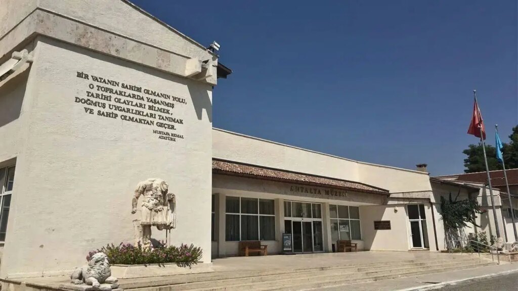 bakanlik antalya muzesini ziyarete kapatma karari aldi jxtwz85H