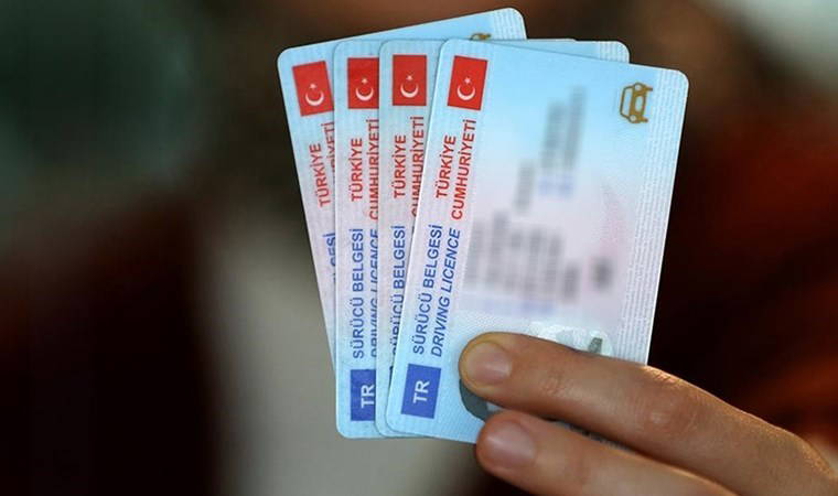 Ehliyet sınavında usulsüzlük: 3 kişi yakalandı 3 ehliyet sinavinda usulsuzluk 3 kisi yakalandi w8wb4ZzK