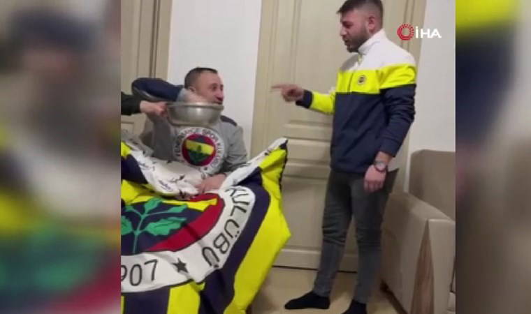 Fenerbahçeli taraftardan 'nazar' önlemi! Derbi öncesi kurşun döktürdü: 'Mourinho, Dzeko, Talisca...' 3 fenerbahceli taraftardan nazar onlemi derbi oncesi kursun dokturdu mourinho dzeko talisca jPI4sEkQ