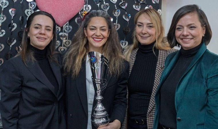 İzmir’de sağır ve işitme engelli kadınlar için anlamlı buluşma 7 izmirde sagir ve isitme engelli kadinlar icin anlamli bulusma 8rI3w64t