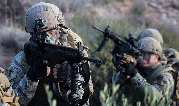MSB duyurdu: Irak ve Suriye'nin kuzeyinde 6 terörist etkisiz hale getirildi 2 msb duyurdu irak ve suriyenin kuzeyinde 6 terorist etkisiz hale getirildi DGyCC5Cc