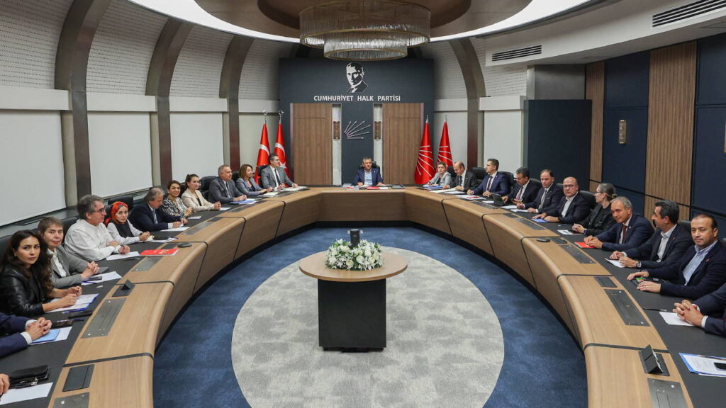 MYK'de 'komisyon' gündemi: 'CHP komisyona üye verecek ancak...' 1 mykde komisyon gundemi chp komisyona uye verecek ancak kcx1eIpX